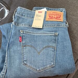 Levi's Women's Light Blue Skinny Jeans